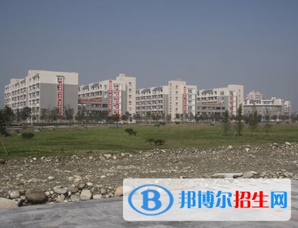 樂山中專學校哪個比較好