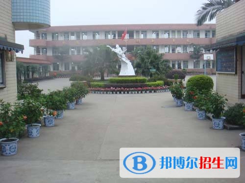 樂山中專學(xué)校好不好
