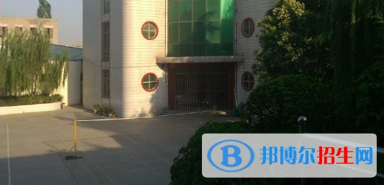 渭南讀中專學校好還是讀高中好