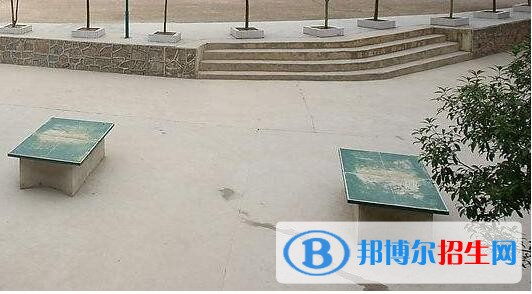 余慶白泥中學(xué)2019年報名條件、招生要求、招生對象