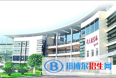 重慶巴南職業(yè)教育中心的專業(yè)設(shè)置，就業(yè)方向