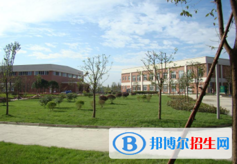 都江堰市技工學校1