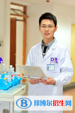重慶的衛(wèi)校男生能夠學的專業(yè)有哪些