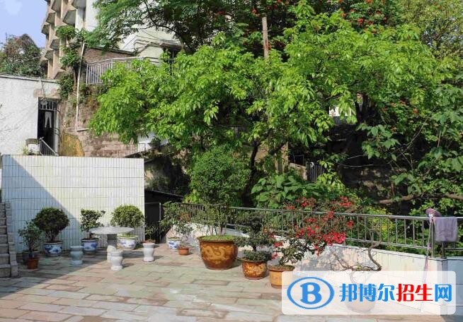 重慶醫(yī)藥經(jīng)貿(mào)衛(wèi)生學(xué)校怎么樣、好不好