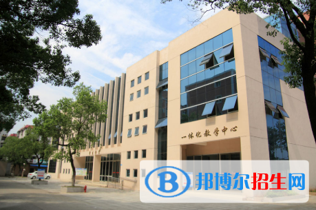 江西現(xiàn)代技師學(xué)院2020年報(bào)名條件、招生要求、招生對(duì)象