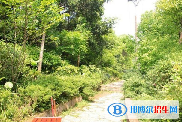 重慶統(tǒng)景職業(yè)中學2020年招生辦聯(lián)系電話