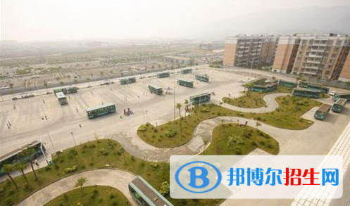 重慶公共交通技工學校2020年招生辦聯(lián)系電話