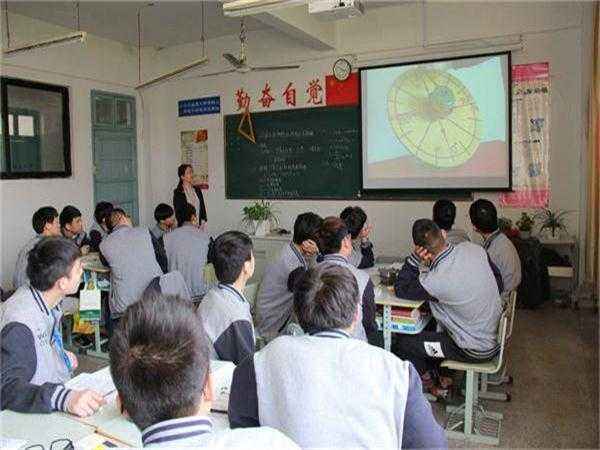 江陰華姿中等專業(yè)學(xué)校2020年報(bào)名條件、招生要求、招生對象