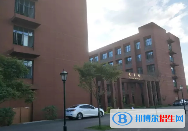 重慶人文藝術(shù)職業(yè)學(xué)校2022年報名條件、招生要求、招生對象