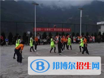 大關縣職業(yè)高級中學2020年學費、收費多少