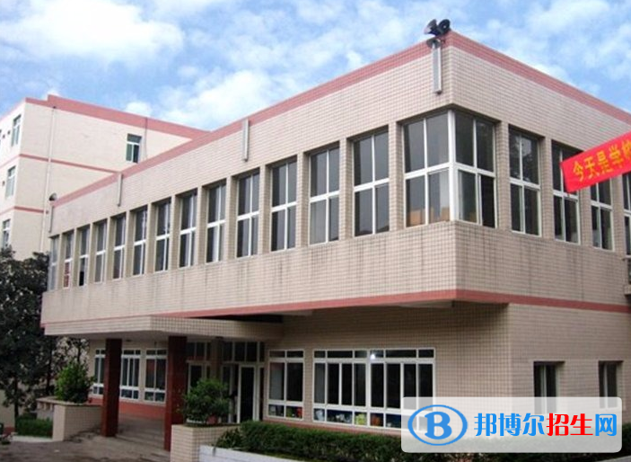 重慶鐵路運(yùn)輸高級(jí)技工學(xué)校怎么樣、好不好