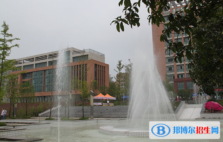 重慶榮昌區(qū)職業(yè)教育中心2020年報(bào)名條件、招生要求、招生對(duì)象