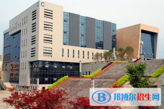 重慶2022年設(shè)有鐵路學(xué)校的公辦大專(zhuān)學(xué)校