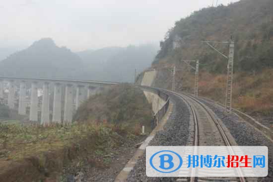 四川2020年鐵路學(xué)校學(xué)費多少
