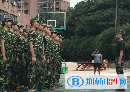 南昌鐵航交通衛(wèi)生職業(yè)學校2020年招生辦聯(lián)系電話