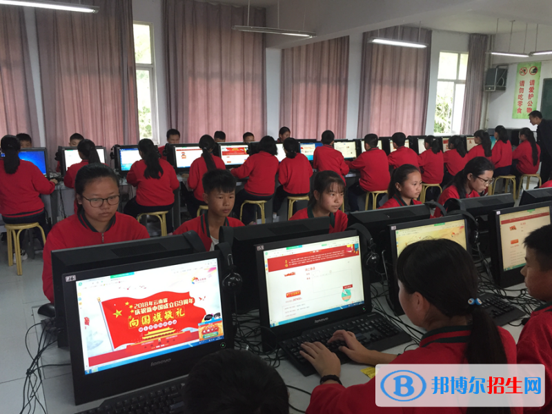 寧洱縣職業(yè)高級中學(xué)2020年學(xué)費、收費多少