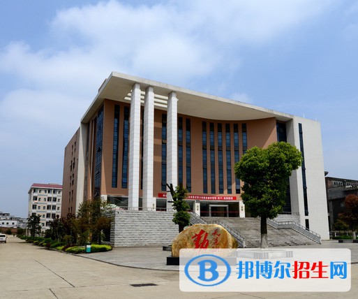 洪湖理工中等職業(yè)學(xué)校2020年報(bào)名條件、招生要求、招生對(duì)象