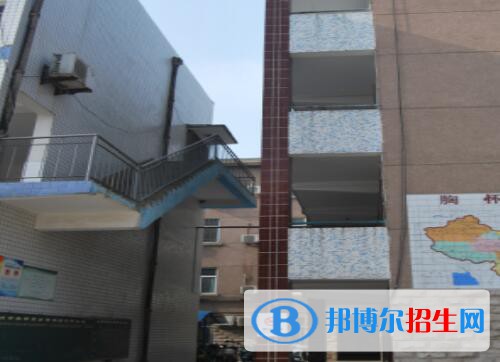鄭州經(jīng)濟貿(mào)易學(xué)校地址在哪里