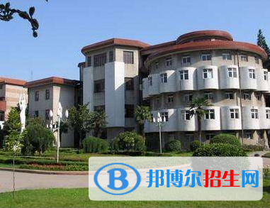 潛江職業(yè)教育中心2020年報(bào)名條件、招生要求、招生對象