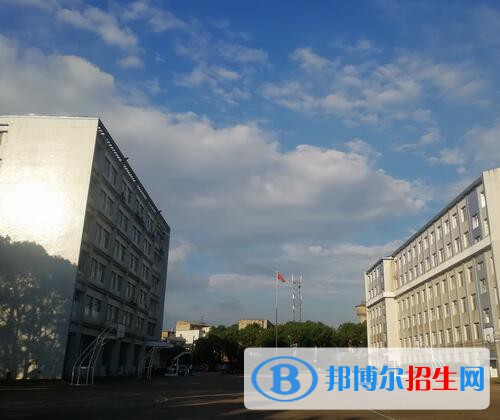 湘潭科技職業(yè)技術(shù)學(xué)校2020年報(bào)名條件、招生要求、招生對(duì)象
