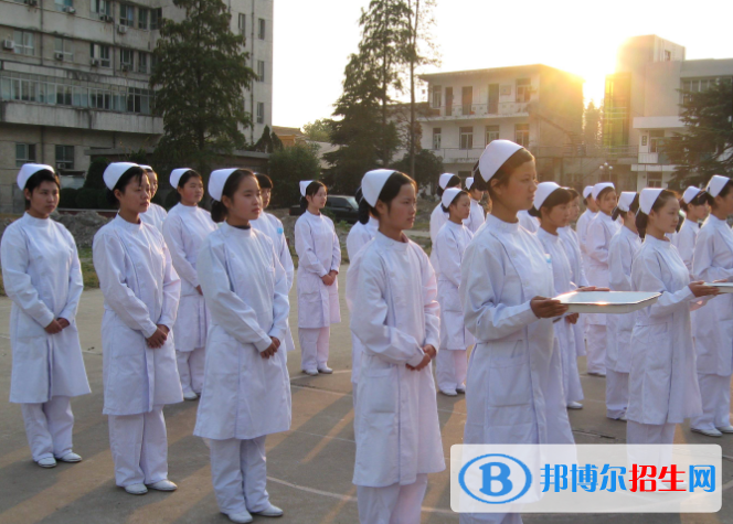 宜昌衛(wèi)生學(xué)校2020年報(bào)名條件、招生要求、招生對(duì)象
