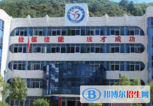 保康職教中心學(xué)校2020年報(bào)名條件、招生要求、招生對(duì)象