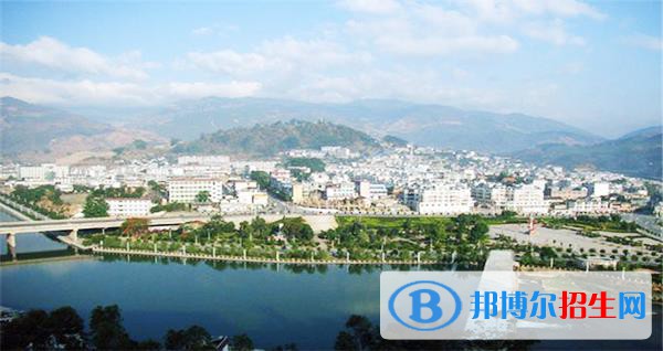 云縣高級(jí)職業(yè)中學(xué)2020年招生辦聯(lián)系電話
