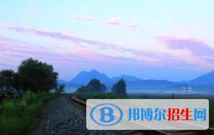 武漢2020年300分能上鐵路學校嗎