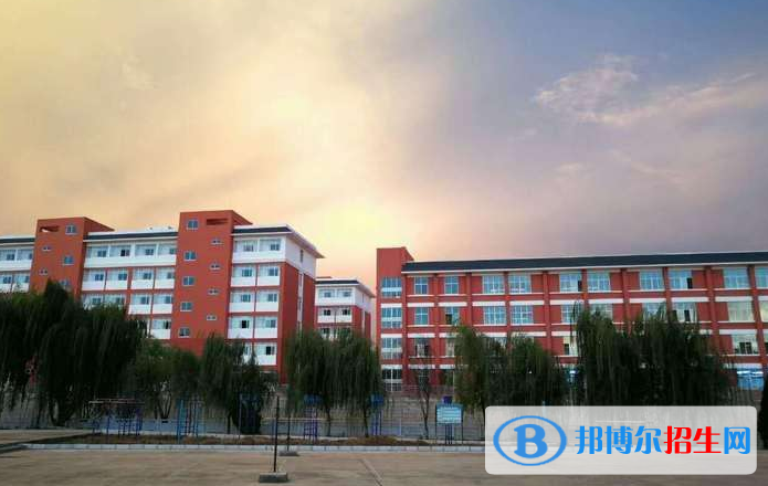 云南外國(guó)語(yǔ)學(xué)校高中部2020年招生辦聯(lián)系電話