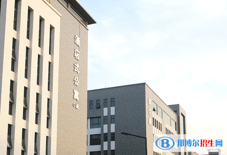 洛陽(yáng)綠業(yè)信息中等專(zhuān)業(yè)學(xué)校2021年招生辦聯(lián)系電話(huà)