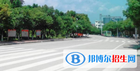 賀州技工學(xué)校2020年報名條件、招生要求、招生對象 