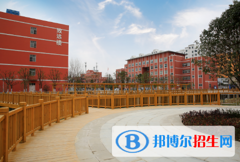 阜陽(yáng)科技工程學(xué)校2020年招生辦聯(lián)系電話(huà)