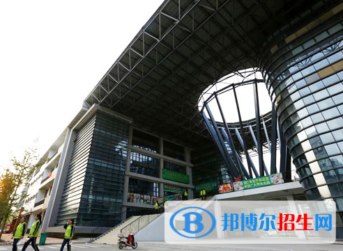 阜陽醫(yī)藥管理學校2020年報名條件、招生要求、招生對象