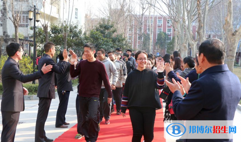 鄭州博爵國際學校2020年招生辦聯(lián)系電話