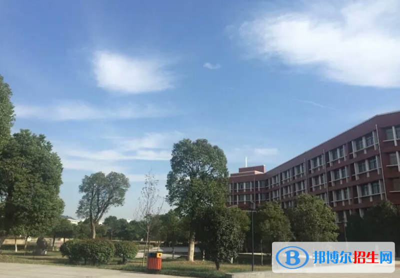 安徽汽車應(yīng)用技師學(xué)院2020年招生辦聯(lián)系電話