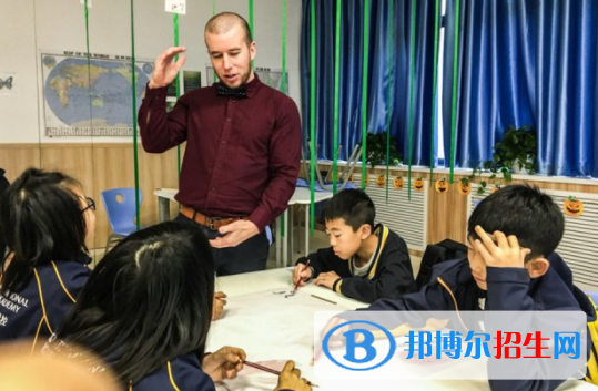 貴陽高新海嘉國際雙語學(xué)校初中部2020年招生辦聯(lián)系電話