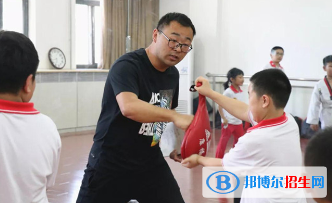 石家莊康福外國(guó)語(yǔ)學(xué)校初中部網(wǎng)站網(wǎng)址