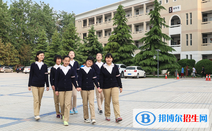 鄭州鄭中國際學校初中部網站網址