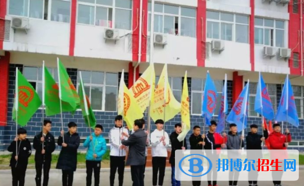 林肯國際學(xué)校初中部2020年招生辦聯(lián)系電話