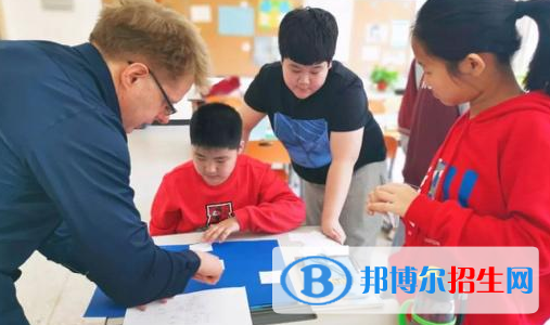 王府學(xué)校(運城)初中部2020年學(xué)費、收費多少