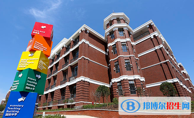 宜昌龍盤湖國際學(xué)校初中部怎么樣、好不好