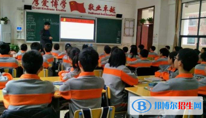 天英國際實驗學(xué)校2020年報名條件、招生要求、招生對象