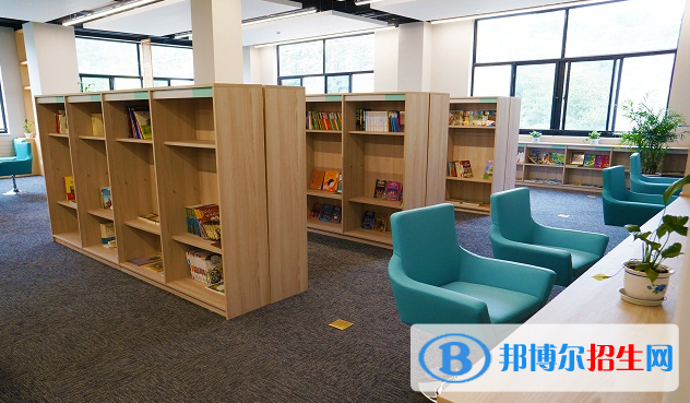 休寧晨山學(xué)校初中部2020年報(bào)名條件、招生要求、招生對(duì)象