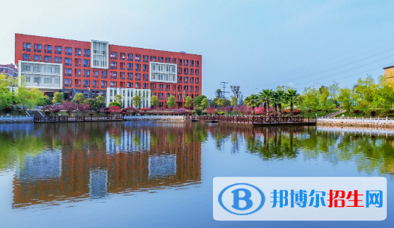 萍鄉(xiāng)衛(wèi)生職業(yè)學(xué)院2020年報(bào)名條件、招生要求、招生對象