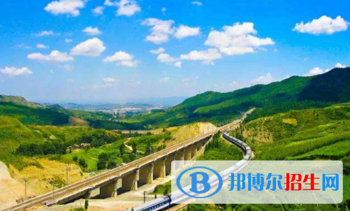 襄陽(yáng)2020年鐵路學(xué)校學(xué)什么專業(yè)好