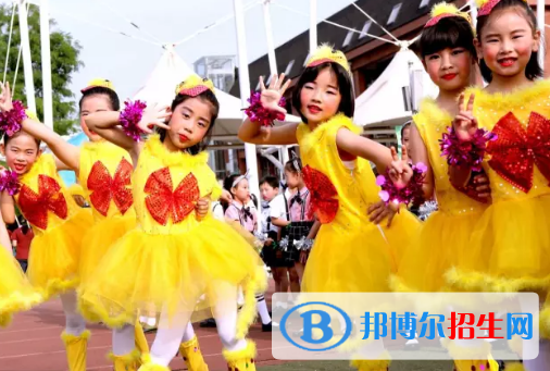 北京海淀國(guó)際學(xué)校初中部2023年報(bào)名條件、招生要求、招生對(duì)象