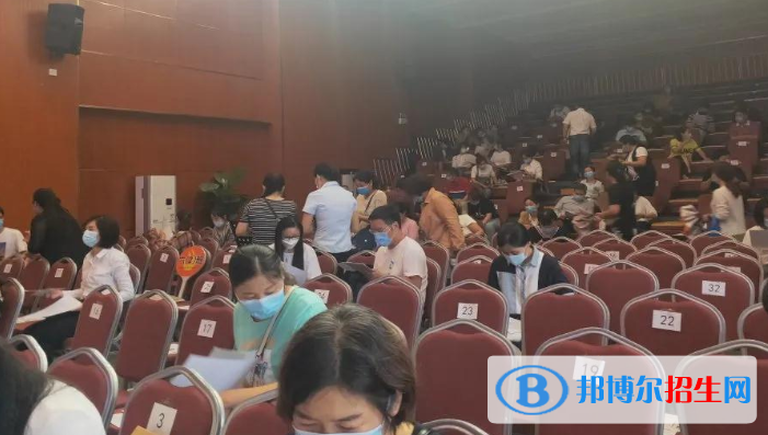 河南實(shí)驗(yàn)學(xué)校英才國(guó)際小學(xué)2020年招生辦聯(lián)系電話
