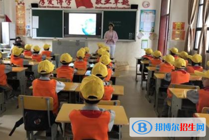 天英國(guó)際實(shí)驗(yàn)學(xué)校小學(xué)部2020年學(xué)費(fèi)、收費(fèi)多少