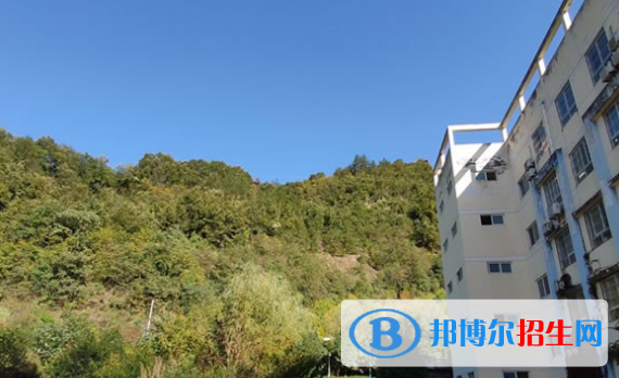  嵐皋縣嵐皋中學(xué)2020年報(bào)名條件、招生要求、招生對(duì)象