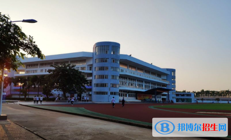 海南師范大學(xué)附屬中學(xué)怎么樣、好不好
